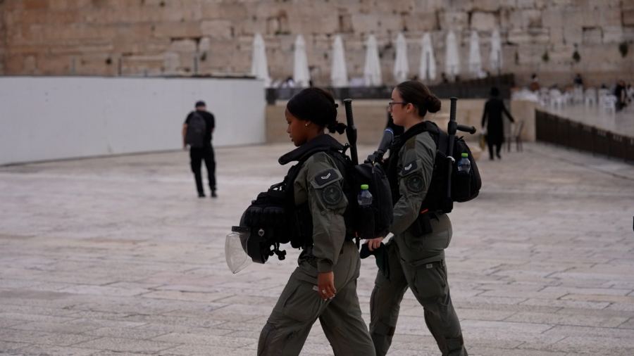 إستعدادات الشرطة في القدس بمناسبة عيد الفصح العبري، ومراسم سبت النور 